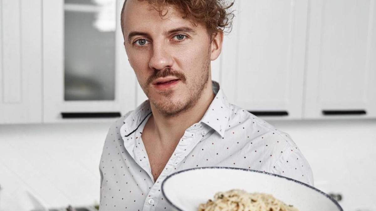 Кулінарний експерт Євген Клопотенко готує пасту з тунцем Кулінарний експерт Євген Клопотенко готує пасту з тунцем