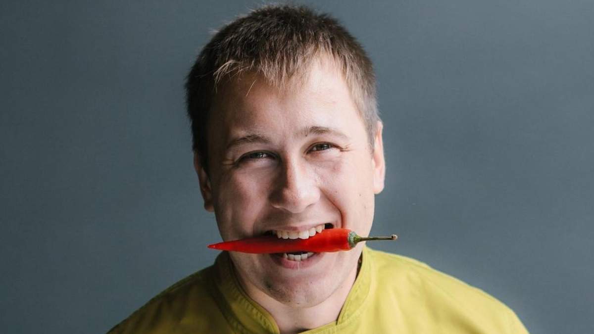 Євген Сушко готує салат із морепродуктами за 5 хвилин: відео Євген Сушко готує салат із морепродуктами за 5 хвилин: відео