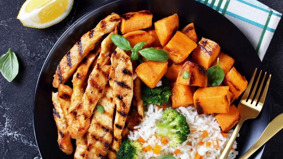 Блюда из готовых куриных стрипсов и филе для отбивной Блюда из готовых куриных стрипсов и филе для отбивной
