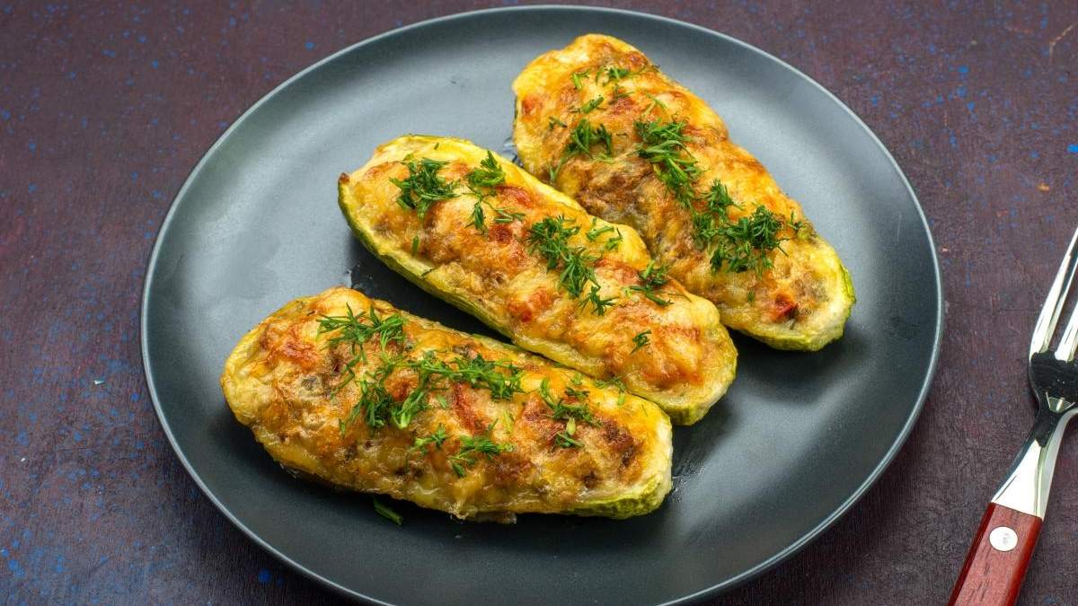 Запеченные кабачки с сыром: домашний рецепт Запеченные кабачки с сыром: домашний рецепт