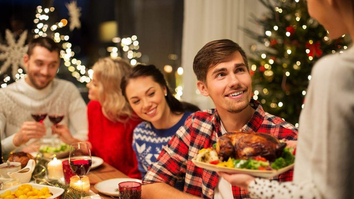 Святкуємо смачно: 5 оригінальних рецептів з курочкою для вашого різдвяного столу - Новини Смачно