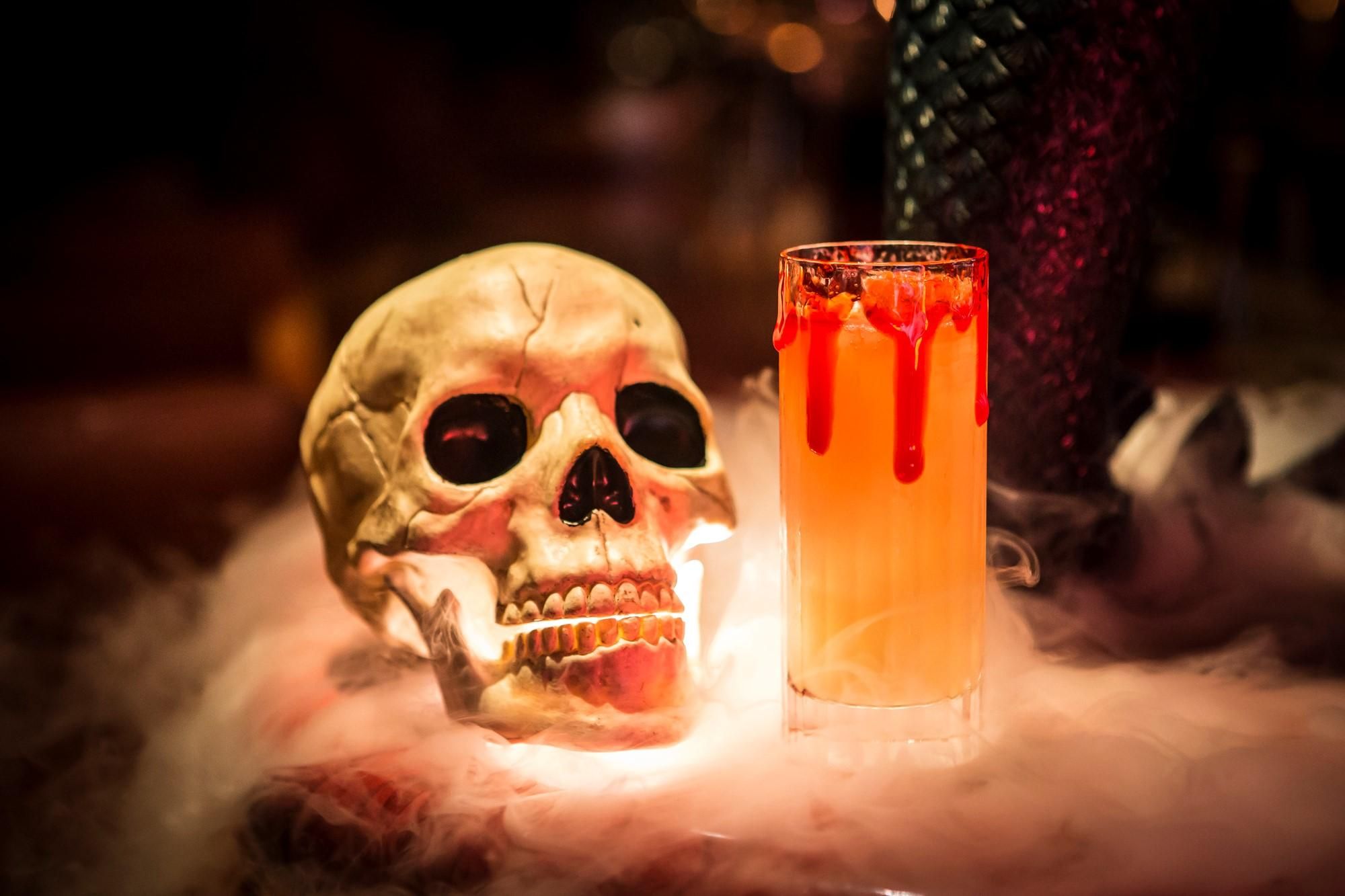 Алкогольні коктейлі на Хелловін 2020: 7 крутих рецептів