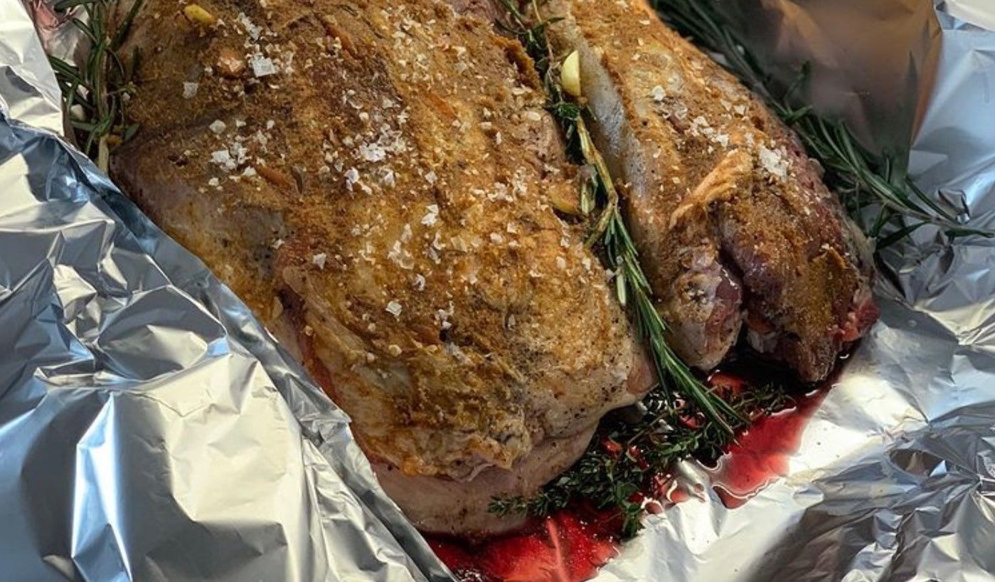 Лопатка баранчика в духовці – рецепт Володимира Ярославського Лопатка баранчика в духовці – рецепт Володимира Ярославського