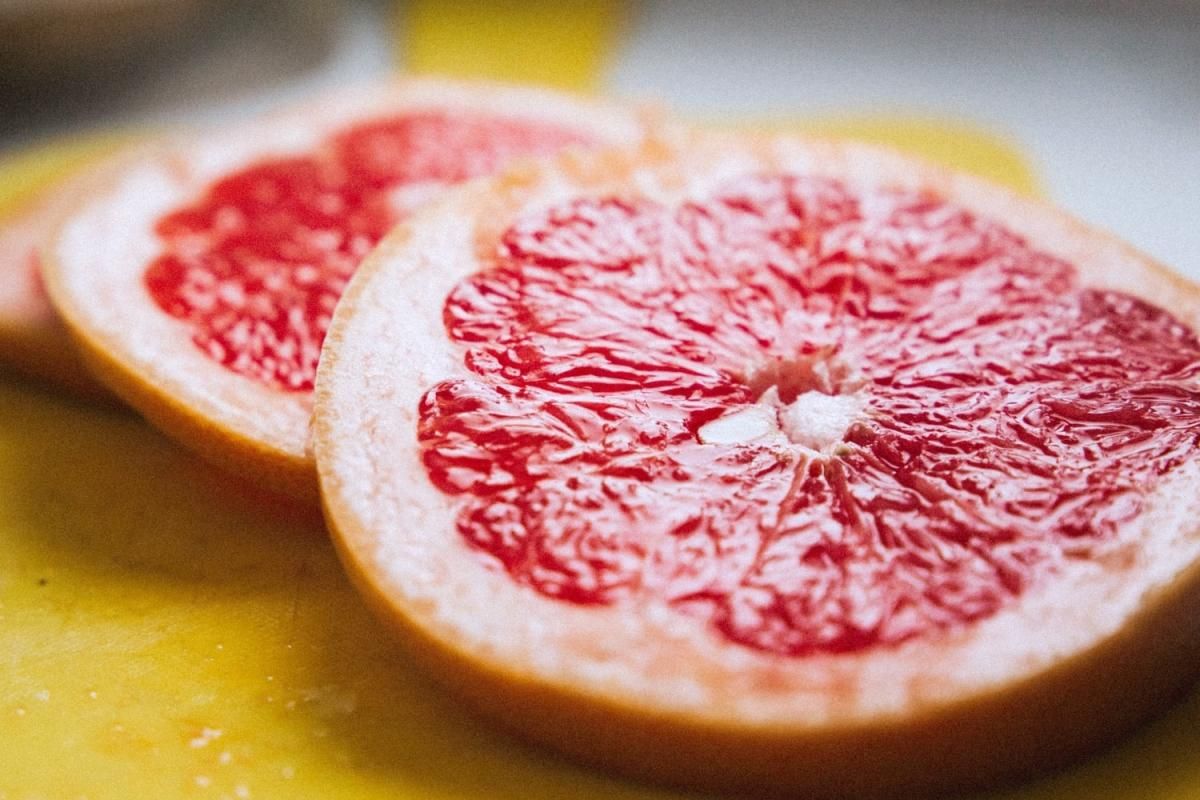Грейпфрут: користь і шкода, калорійність, як їсти, готувати