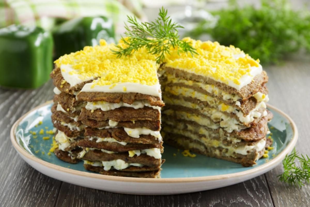 Печеночный торт из говяжьей печени – три рецепта: морковь, лук, грибы
