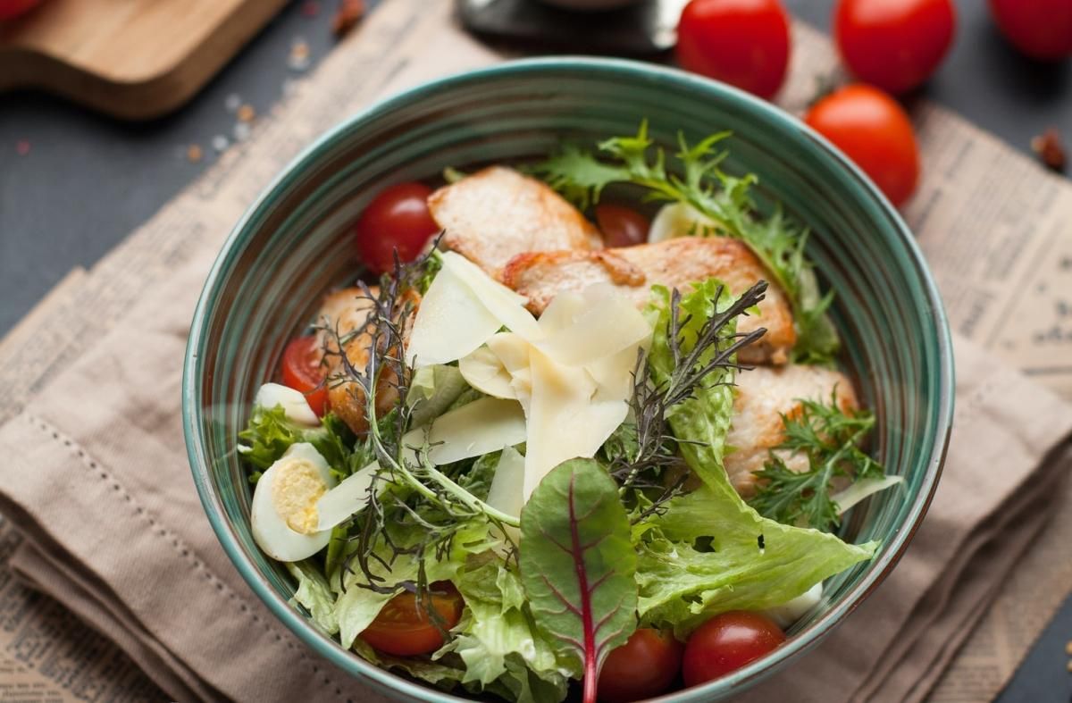 Рецепти дешевих салатів з куркою на Новий 2021 Рік Рецепти дешевих салатів з куркою на Новий 2021 Рік