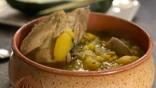 Колумбійський суп Ахіако з курочкою та авокадо: смачний рецепт від Ектора Хіменеса-Браво