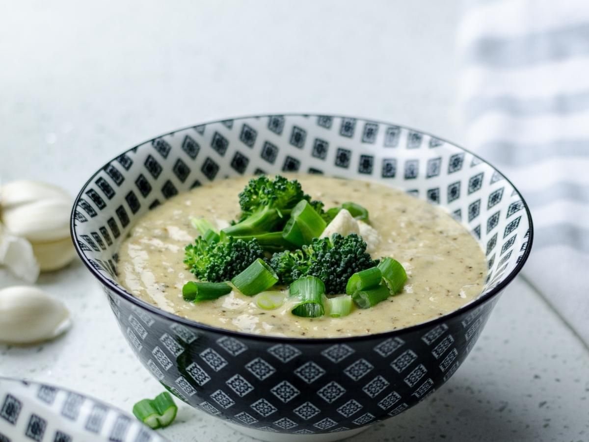 Суп-пюре из брокколи и цветной капусты Суп-пюре из брокколи и цветной капусты