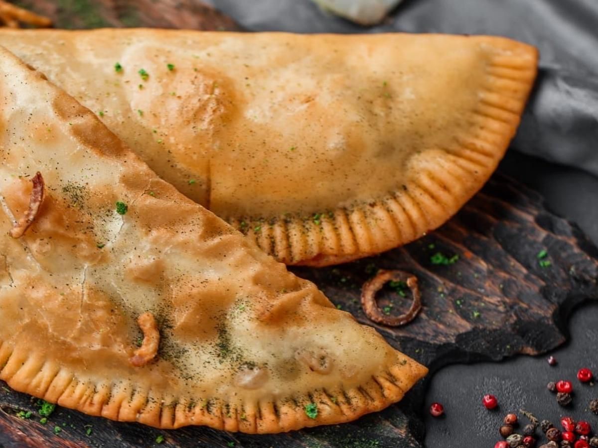 Чебуреки з м'ясом: рецепт в домашніх умовах Чебуреки з м'ясом: рецепт в домашніх умовах