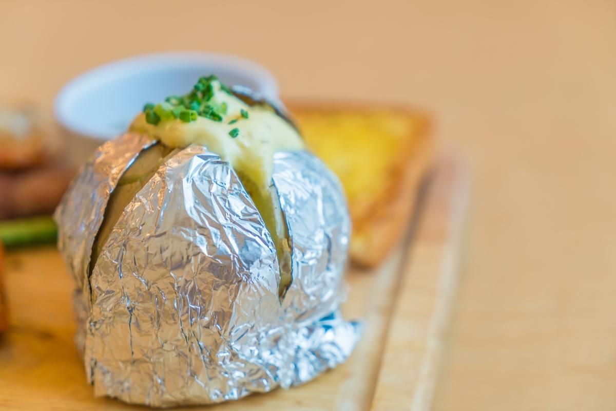 Запечена картопля: три рецепти Запечена картопля: три рецепти