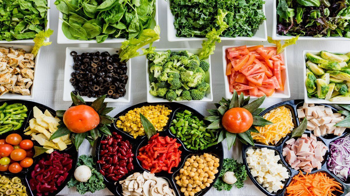 Тенденції здорового харчування 2021: які продукти варто їсти, а що краще виключити з раціону