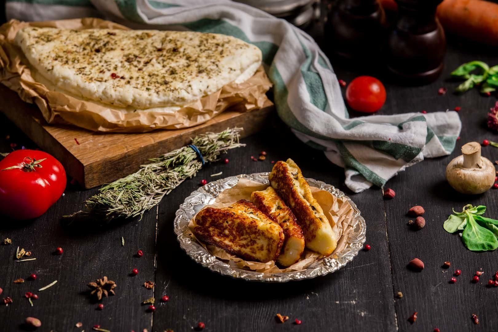 Сыр Халуми жарим на сковородке и на гриле Сыр Халуми жарим на сковородке и на гриле