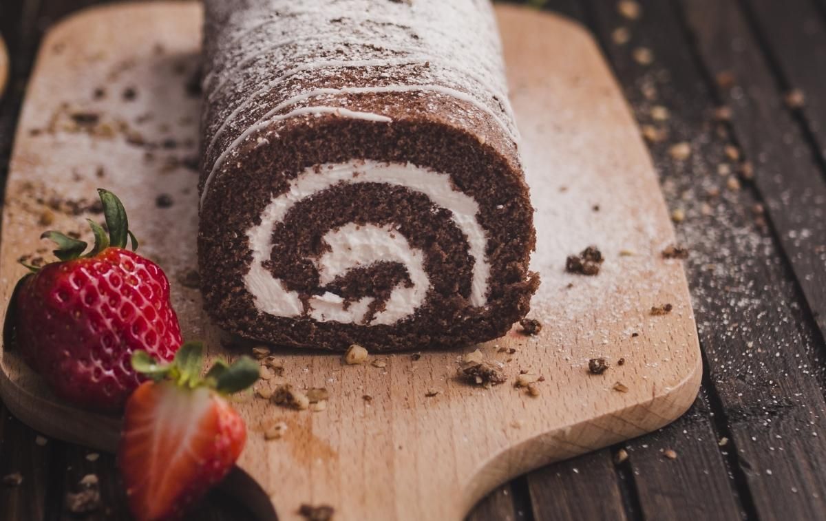 Швейцарский шоколадный рулет в домашних условиях Швейцарский шоколадный рулет в домашних условиях