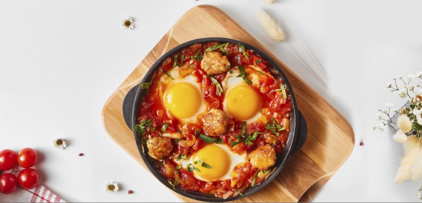 Шакшука с куриными мацаболамы Шакшука с куриными мацаболамы