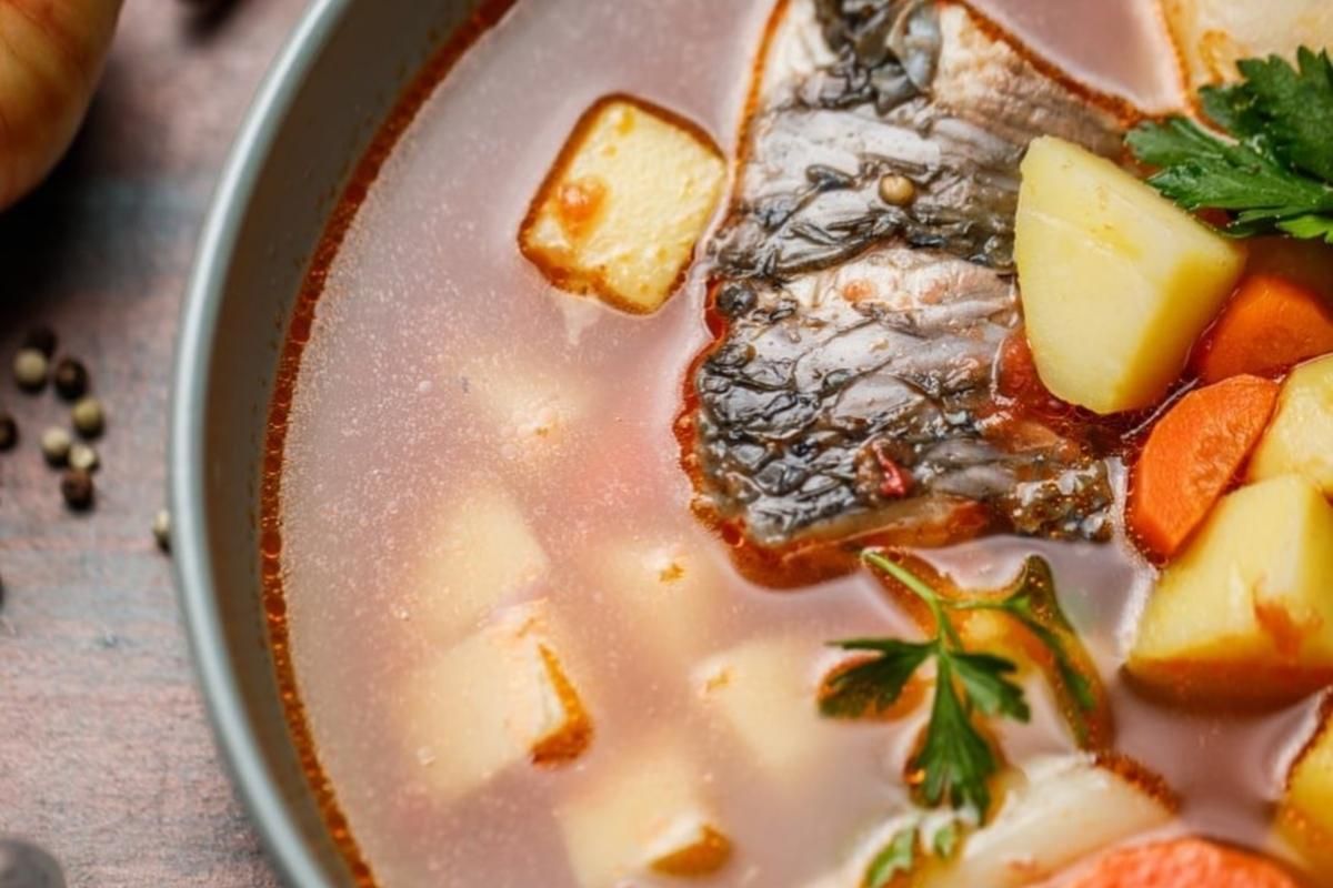 Рибна юшка за рецептом Євгена Клопотенка Рибна юшка за рецептом Євгена Клопотенка