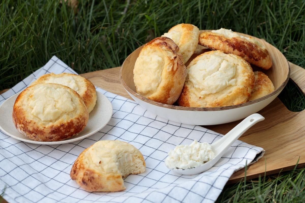 Рецепт ватрушок з сиром в домашніх умовах Рецепт ватрушок з сиром в домашніх умовах