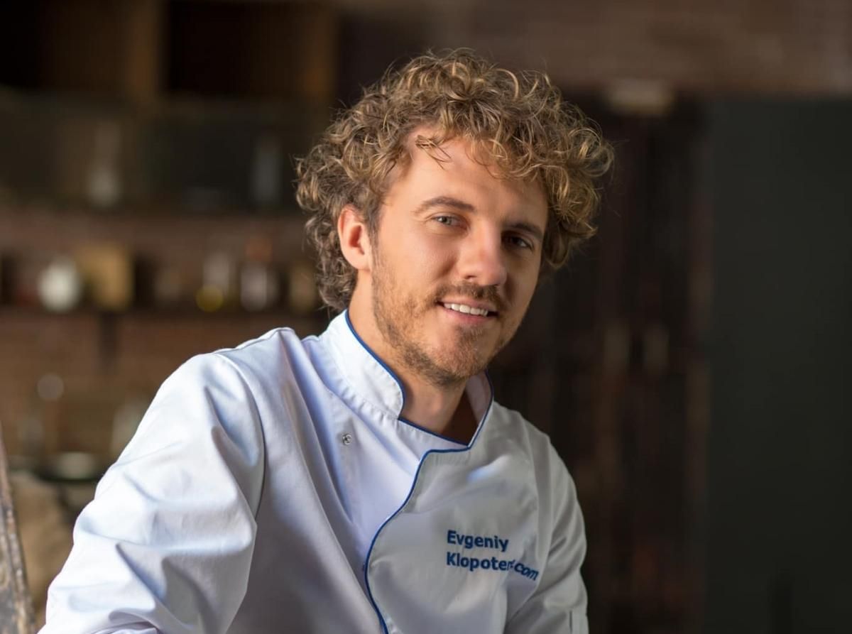 Евгений Клопотенко готовит пасту с лососем Евгений Клопотенко готовит пасту с лососем