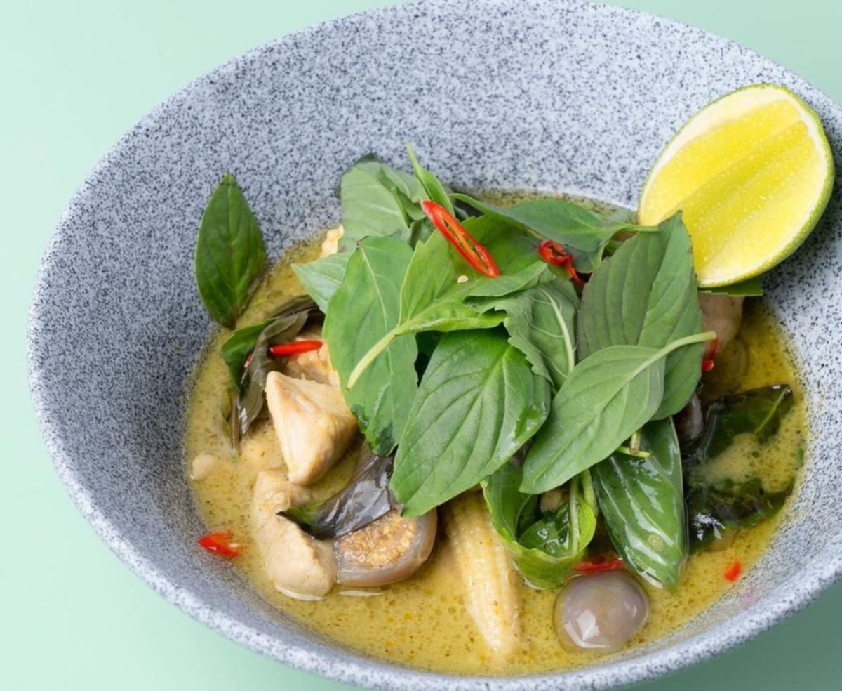 Марко Черветти готовит зеленый карри: видео Марко Черветти готовит зеленый карри: видео