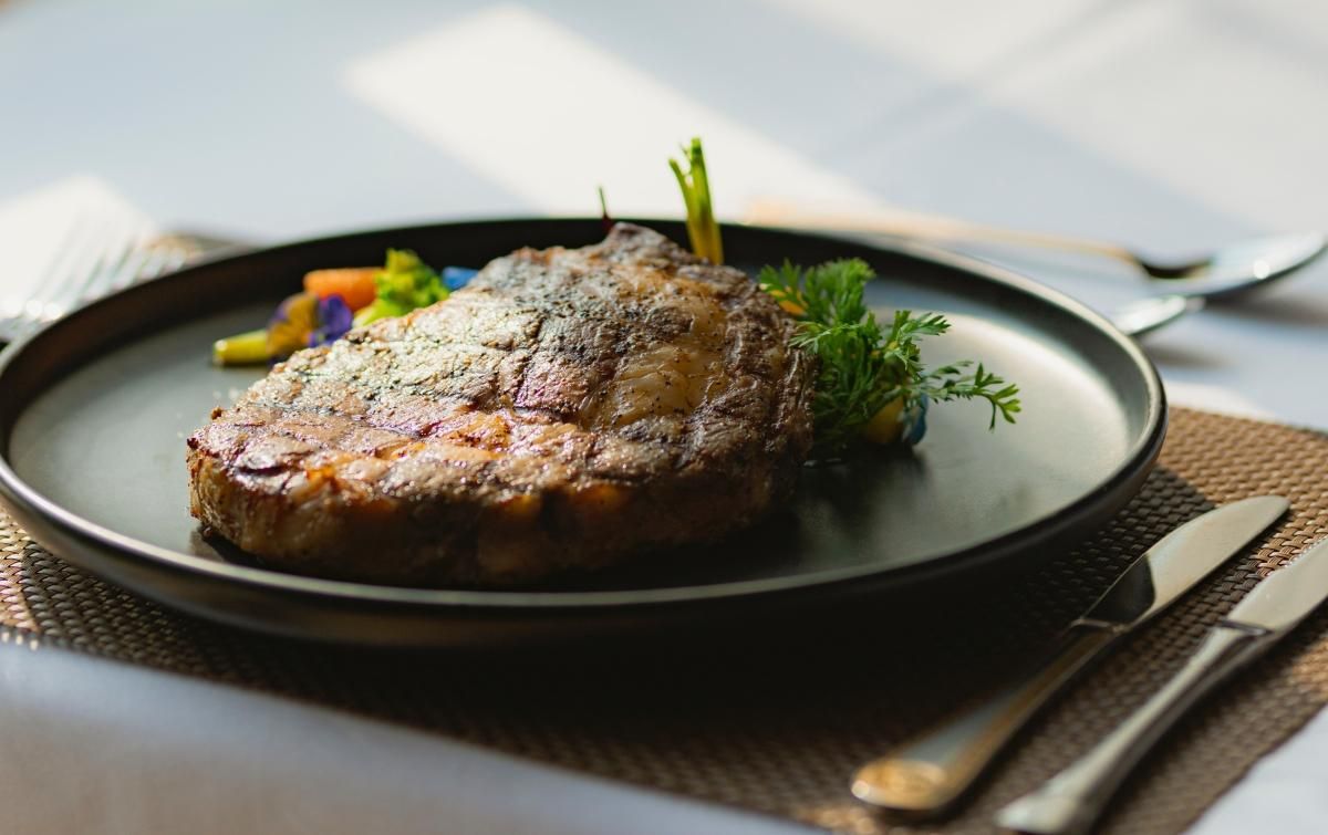 Как приготовить сочный стейк: рецепт Татьяны Литвиновой Как приготовить сочный стейк: рецепт Татьяны Литвиновой