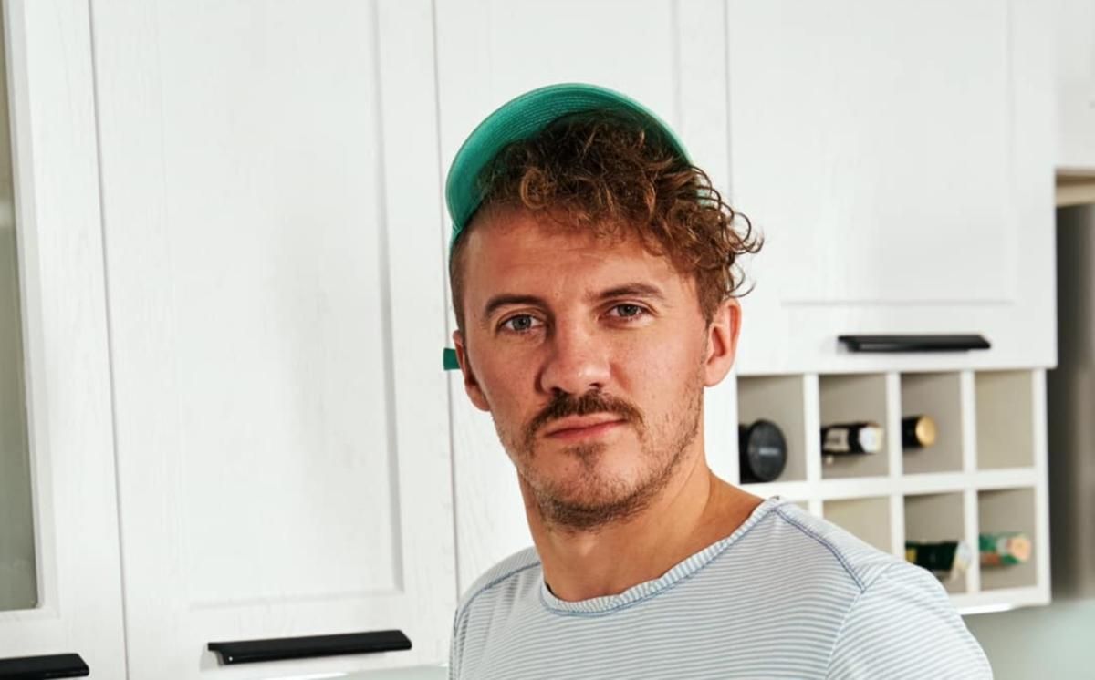 Салат з макаронами та крилем за рецептом Євгена Клопотенка Салат з макаронами та крилем за рецептом Євгена Клопотенка