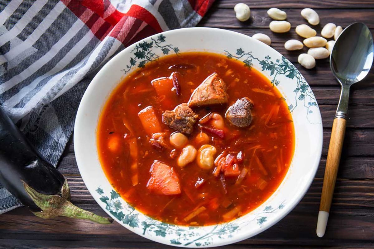 Які види борщу є в Україні та як його готують у різних регіонах Які види борщу є в Україні та як його готують у різних регіонах