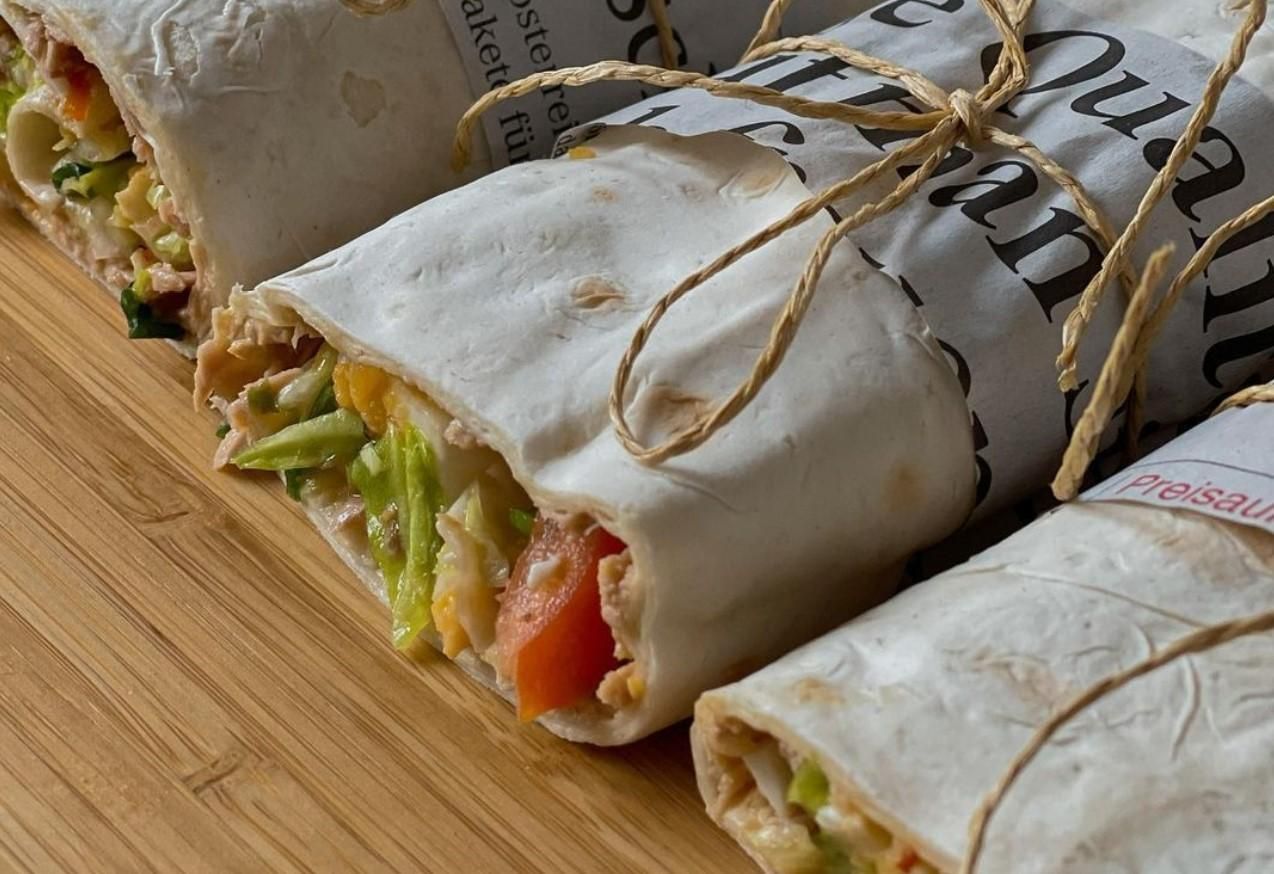 Рол з тунцем в лаваші – рецепт для перекусу або сніданку Рол з тунцем в лаваші – рецепт для перекусу або сніданку