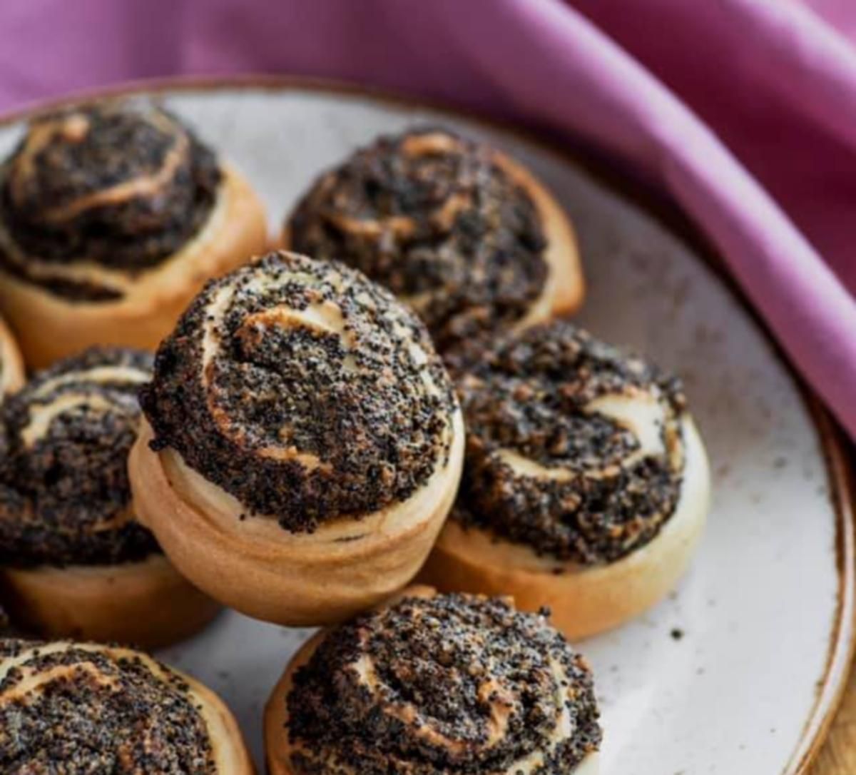 Рецепт пісних булочок з маком і горіхами Рецепт пісних булочок з маком і горіхами