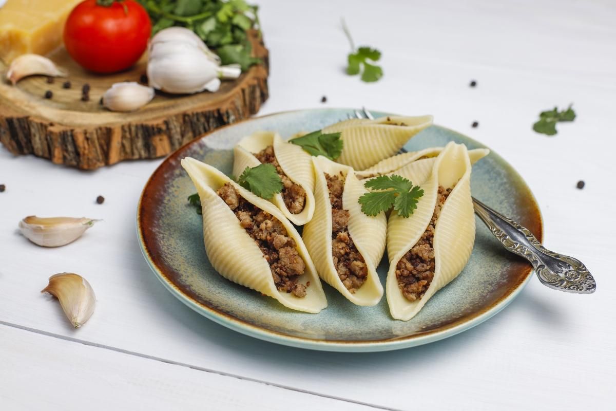 Рецепт: фаршированные конкильони с мясом Рецепт: фаршированные конкильони с мясом