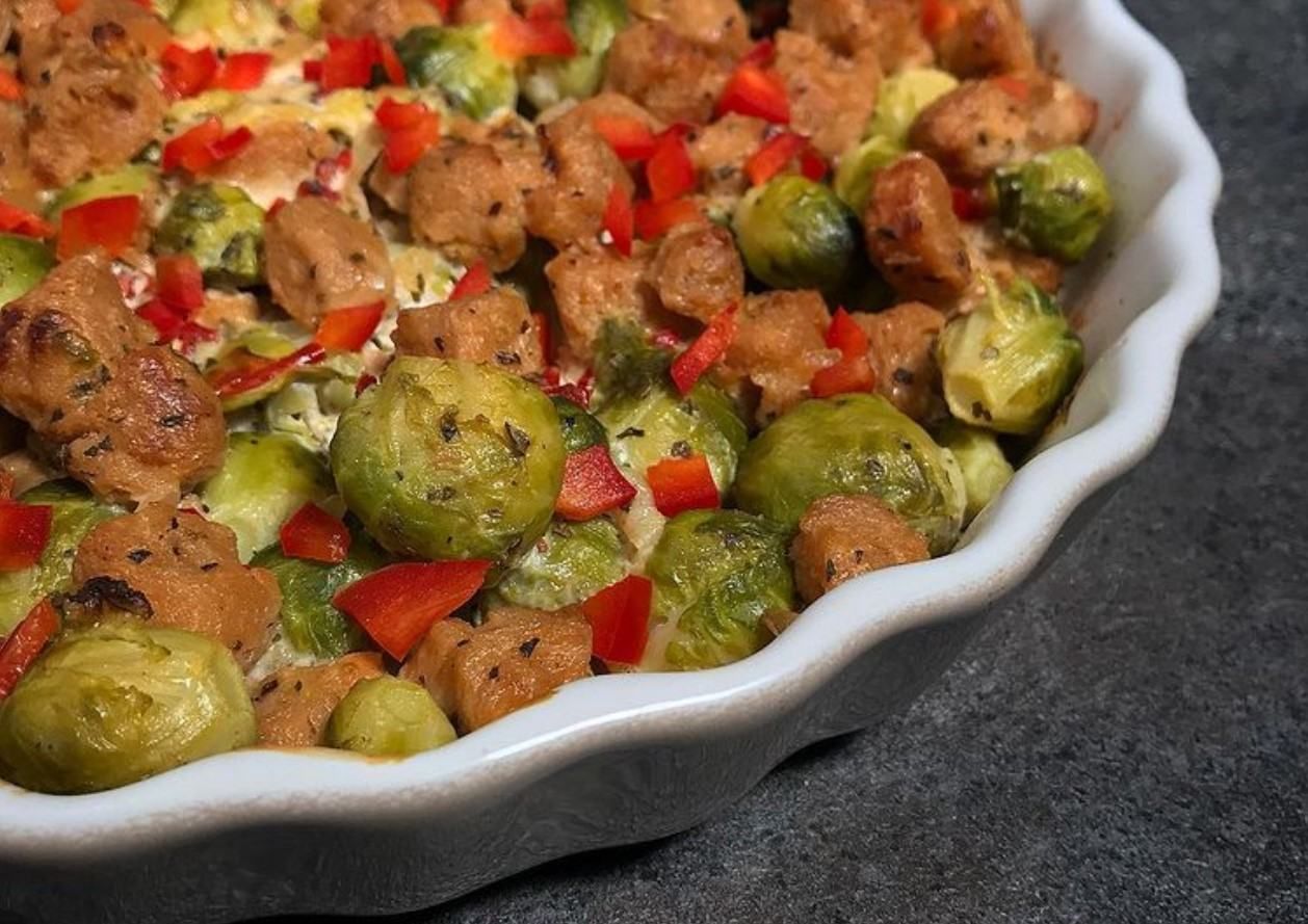 Три рецепти з брюссельської капусти: з куркою, часником та нутом Три рецепти з брюссельської капусти: з куркою, часником та нутом