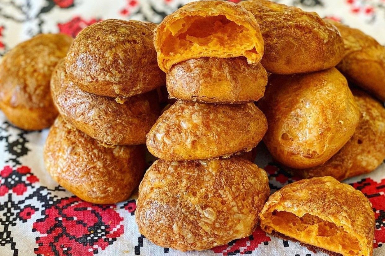 Томатні заварні тістечка з сиром: рецепт Томатні заварні тістечка з сиром: рецепт