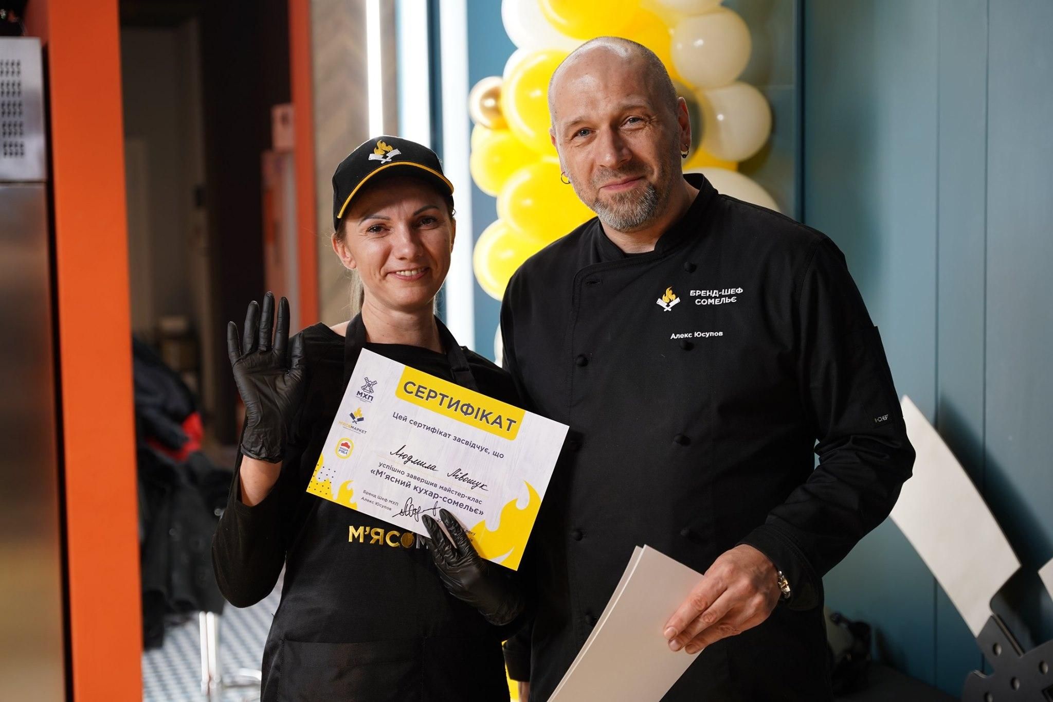 Мясной сомелье: интервью с бренд-шефом МХП Алексом Юсуповым о "продавцах нового формата" Мясной сомелье: интервью с бренд-шефом МХП Алексом Юсуповым о "продавцах нового формата"