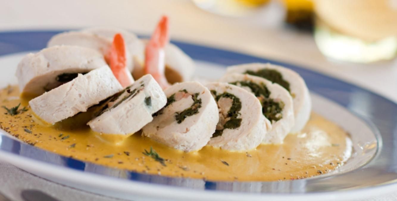 Рецепт куриного филе со шпинатом и креветками Рецепт куриного филе со шпинатом и креветками