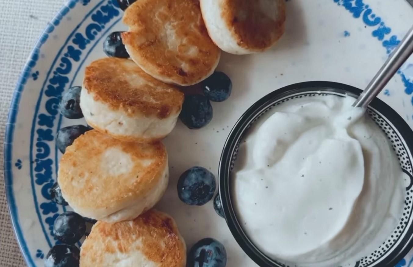 Рецепт сирників без яєць від Лесі Нікітюк Рецепт сирників без яєць від Лесі Нікітюк