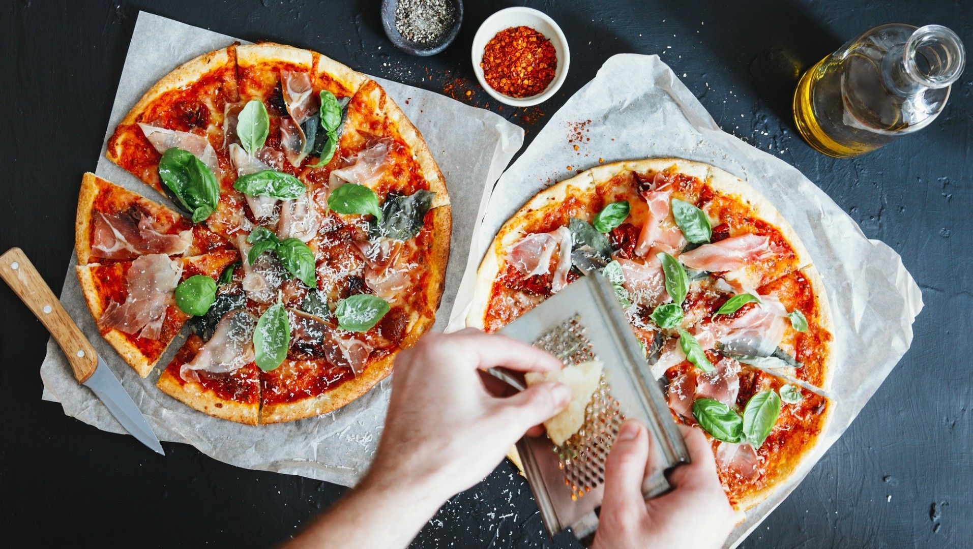 Рецепт вкусного теста на пиццу с добавлением дрожжей