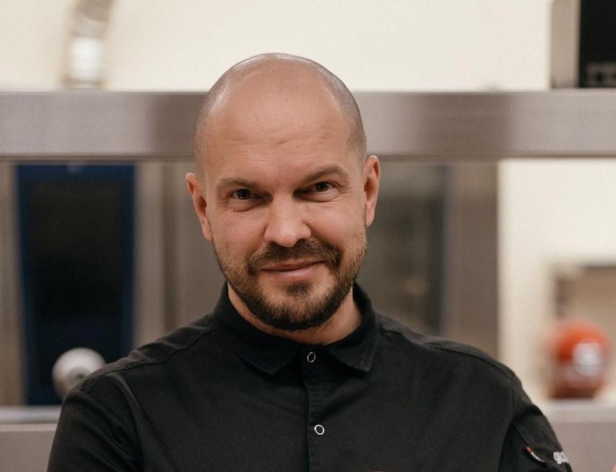 Владимир Ярославский готовит куриные котлеты Владимир Ярославский готовит куриные котлеты