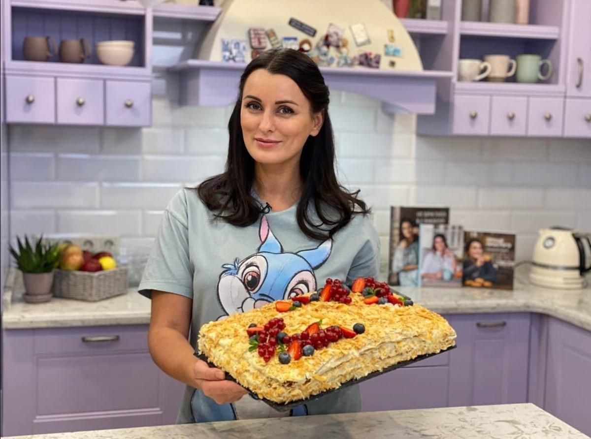 Лиза Глинская готовит Наполеон без яиц: видео Лиза Глинская готовит Наполеон без яиц: видео