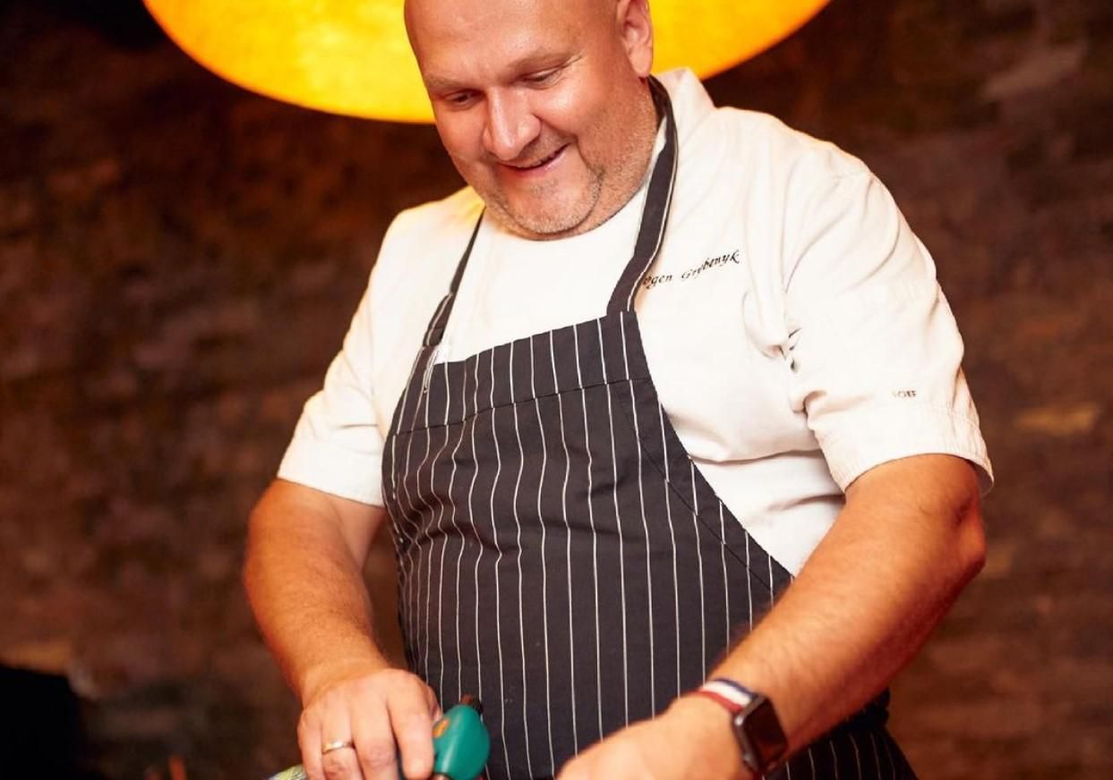 Евгений Грибеник об обязанностях шеф-повара Евгений Грибеник об обязанностях шеф-повара