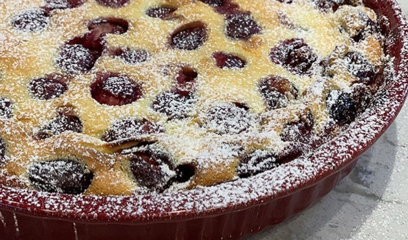 Рецепт клафути с ягодами от Лизы Глинской Рецепт клафути с ягодами от Лизы Глинской