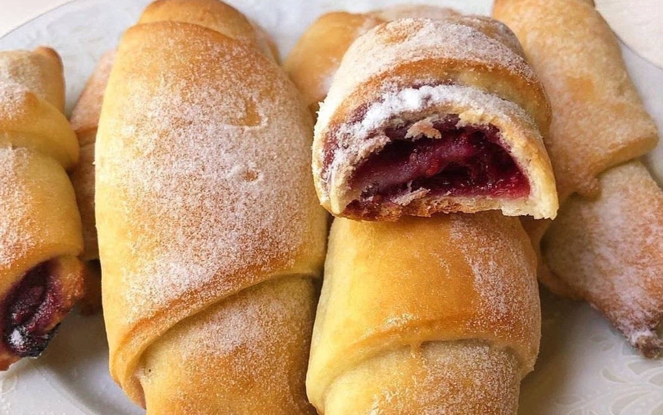 Рецепт творожных рогаликов с домашним вареньем на каждый день Рецепт творожных рогаликов с домашним вареньем на каждый день