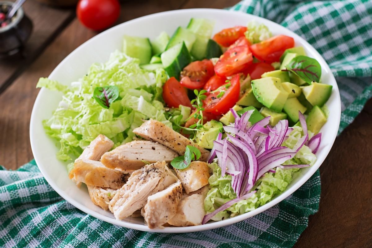 Рецепт дієтичного салату з курятиною