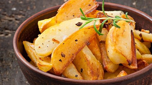Как вкусно приготовить молодой картофель в духовке: простой рецепт