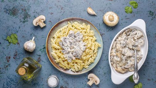 Как приготовить пасту Фузилли с курицей и грибами: простой рецепт блюда