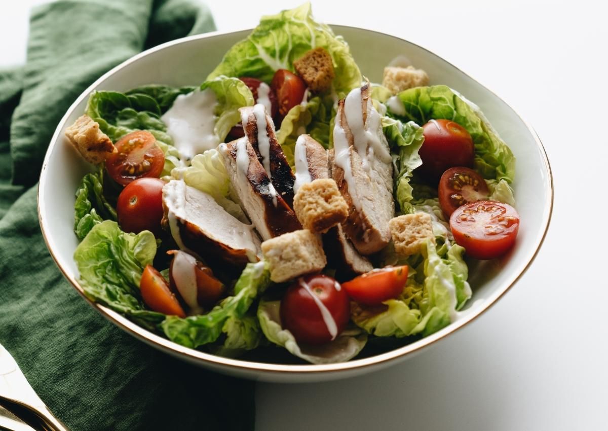 Салат з курятиною та йогуртом: простий домашній рецепт Салат з курятиною та йогуртом: простий домашній рецепт