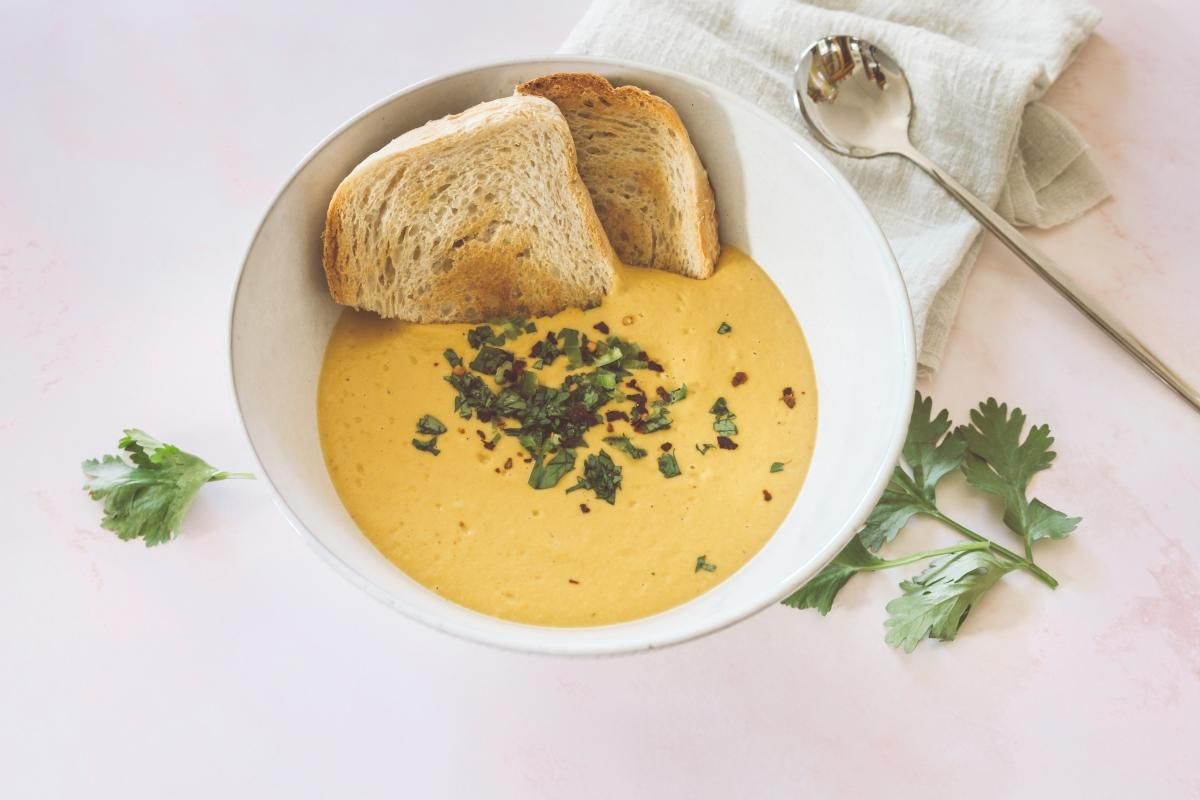 Легкий дієтичний суп із селери: домашній рецепт