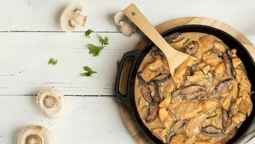 Как приготовить вкусную куриную грудку су-вид с грибным соусом: простой рецепт