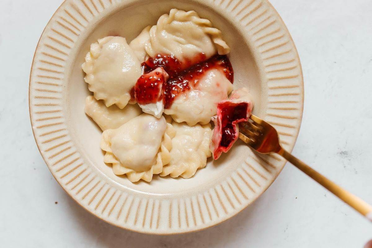 Як приготувати вареники з вишнею – простий рецепт Як приготувати вареники з вишнею – простий рецепт