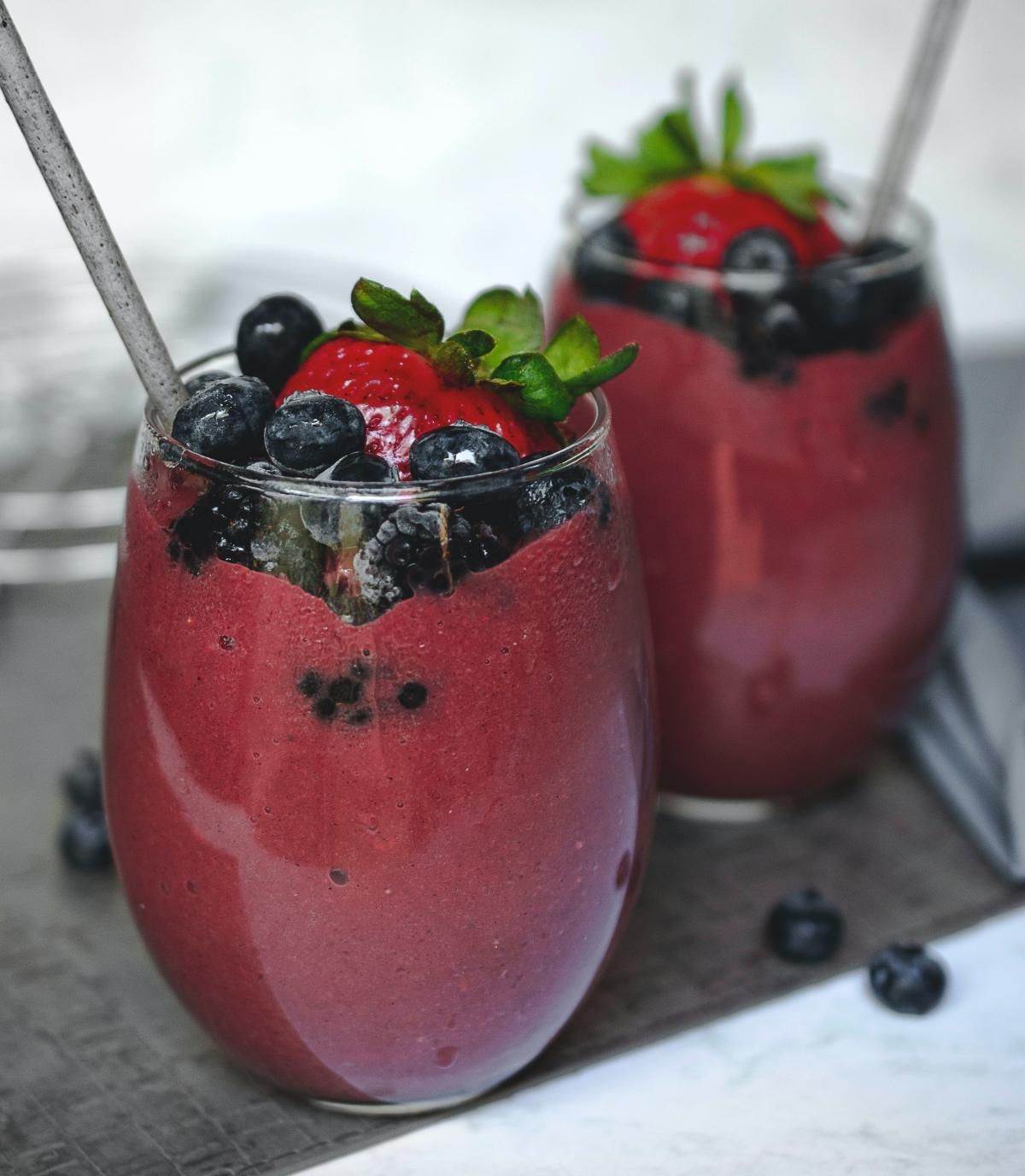 Польза фруктов: три рецепта вкусных смузи на завтрак Польза фруктов: три рецепта вкусных смузи на завтрак