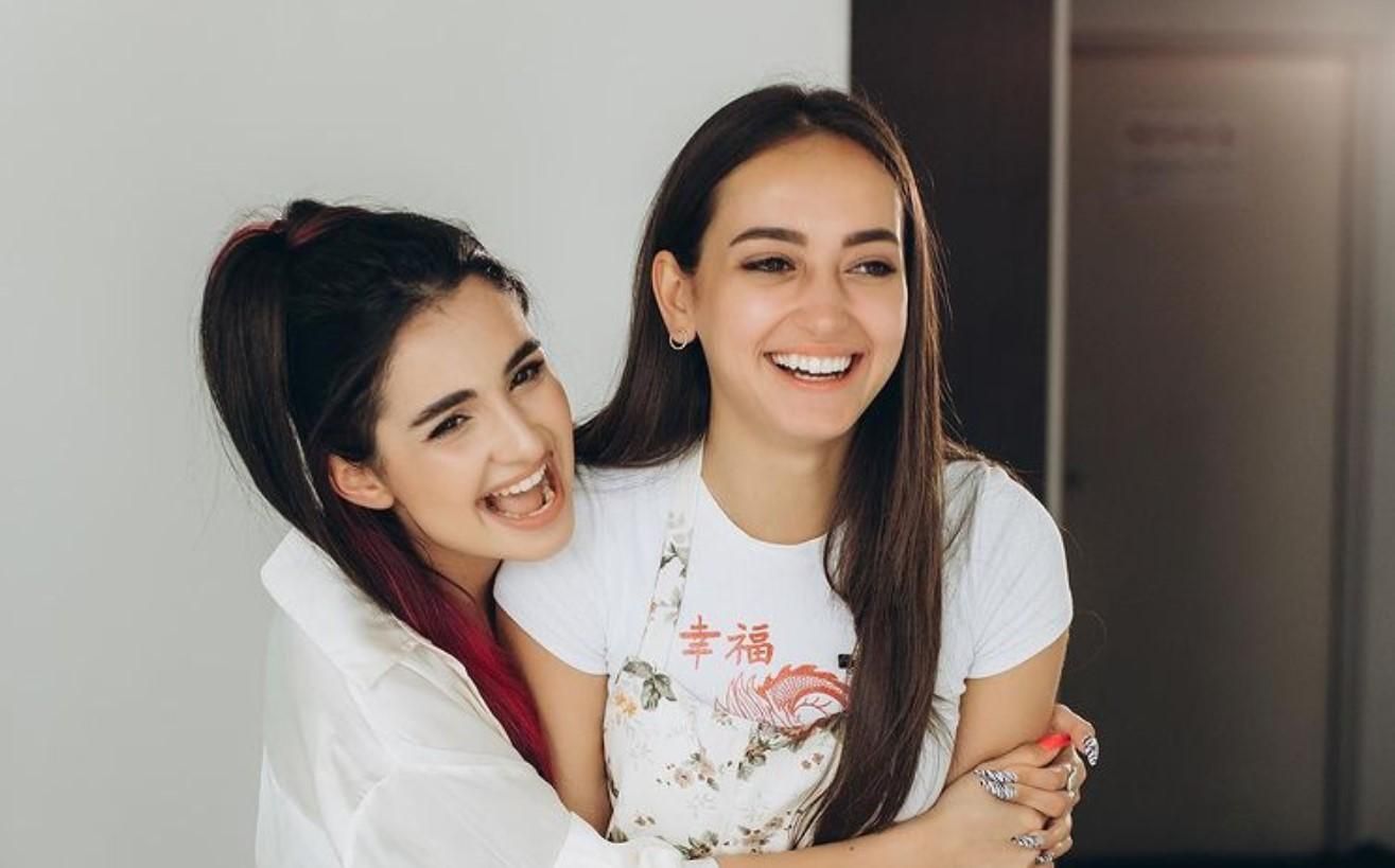 Сирники зі шпинатом і червоною рибою від Ані Трінчер Сирники зі шпинатом і червоною рибою від Ані Трінчер