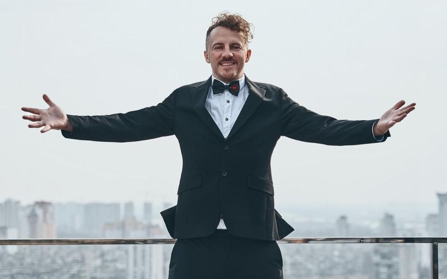 Клопотенко приготував борщ для учасників українсько-британських військових навчань Клопотенко приготував борщ для учасників українсько-британських військових навчань