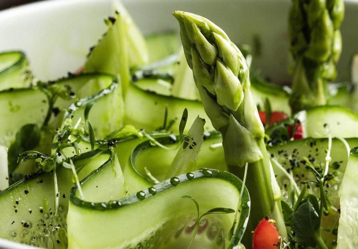 Літній салат із ягід та овочів від Алекса Якутова